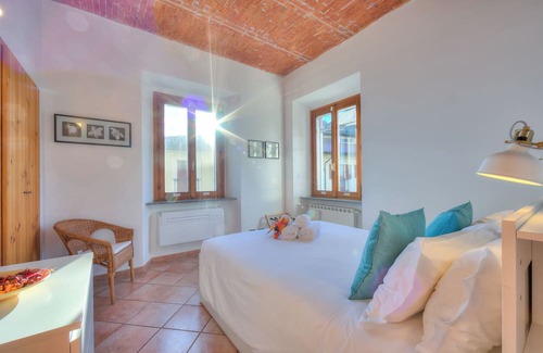 Arona Villa | Lago Magico Pied Dans L' Eau