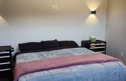 Palmer House | Eagles Nest -Amazing Views! with WiFi