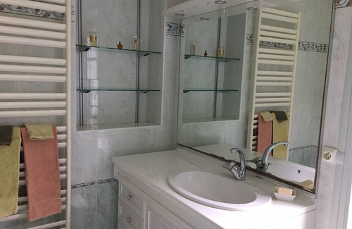 Tour-en-Bessin Bed & Breakfast | Double Chambre Pour une Famille, à la Campagne Près de Bayeux et des Plages