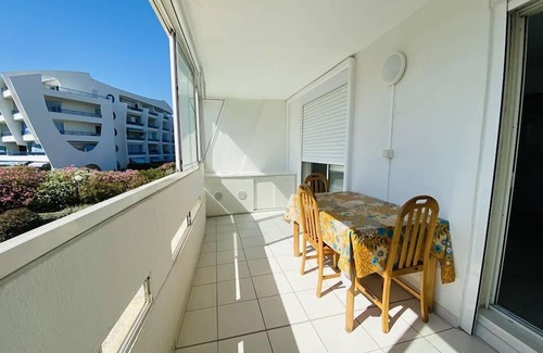 Le Grand Travers Apartment | Grand travers, T3, Air-conditioned, Parking, Beach 150m.