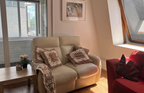 Santry Apartment | Modern and cozy 2-Bed, 2-Bath Apartment in Santry, Dublin 9
