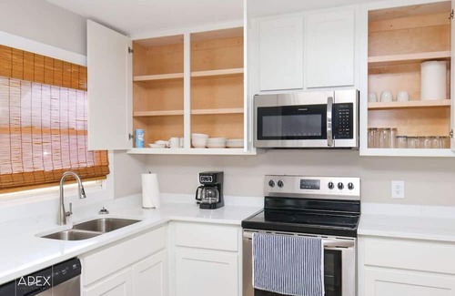 Oxford Cabin | Hurricane Hideaway - Cabin 3