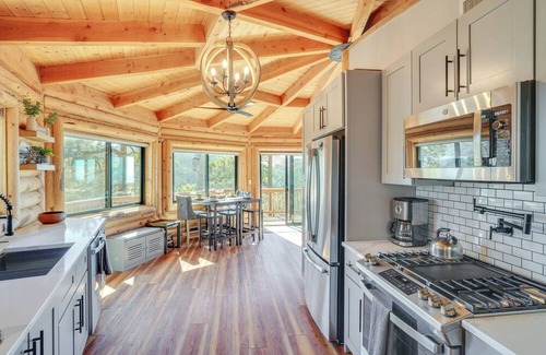 Mount Lemmon Cabin | Cabin w/Views, 3 Mi to Mount Lemmon Ski Valley!