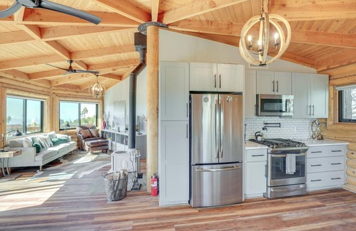 Mount Lemmon Cabin | Cabin w/Views, 3 Mi to Mount Lemmon Ski Valley!