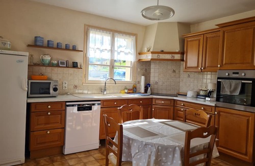 Mont-Saint-Jean House | Gite Familial Avec vue sur la Foret et Proximité D'un lac à 4 KM