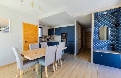 La Combe-de-Lancey House | Espace Détente Piscine Jacuzzi Intérieure Privée et Sauna Avec vue Montage