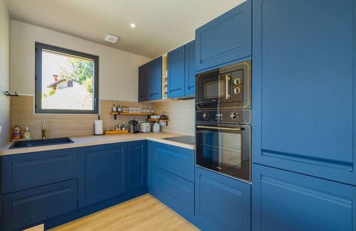 La Combe-de-Lancey House | Espace Détente Piscine Jacuzzi Intérieure Privée et Sauna Avec vue Montage