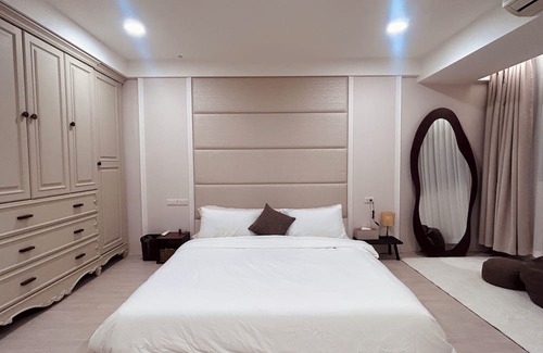 Datong Apartment | 3 minutes to taoyaun airport MRT / 5mins to night market! 6 people max apartment