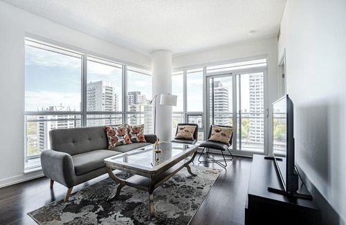 Yonge-Eglinton Apartment | Spacious 2+1 Bedroom in Luxury Building with Access to LCBO, Loblaws, Starbucks