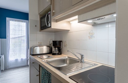 Mache House | Holiday Home '2 - Maison T3 Confort' with Shared Pool, Private Terrace and Shared Garden