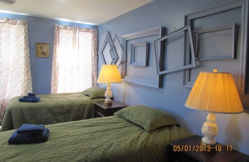 Orrtanna House | Close to Gettyburg's battlefields, wineries, antiquing, orchards, resturants.