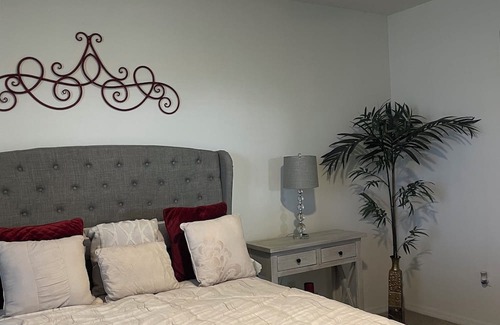 Zephyrhills House | A new modern home in a quiet gated community.