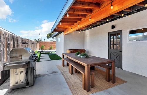 Serra Mesa House | Upscale Mid-Mod home with outdoor pool & jacuzzi oasis in great neighborhood!