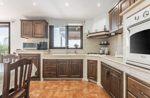 Cinisi House | Holiday Home 'Villa Antonio' with Sea View, Wi-Fi and Air Conditioning