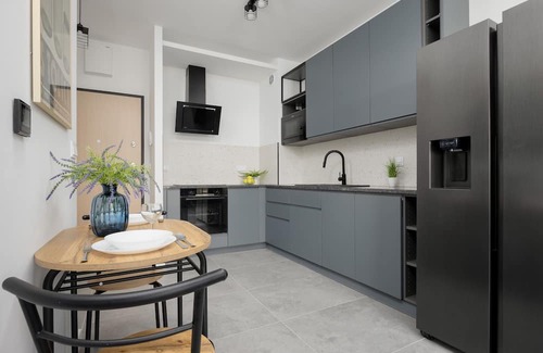 Lesznowola Apartment | Apartment With Garden by Renters