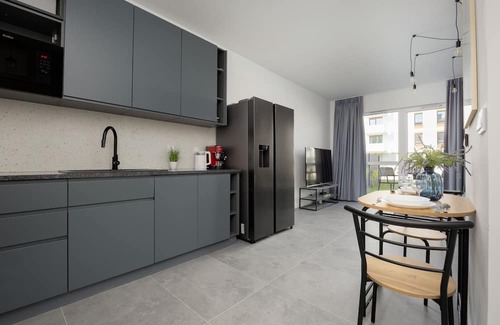 Lesznowola Apartment | Apartment With Garden by Renters