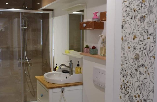 Saint-Pierre-les-Elbeuf House | Meublé de Tourisme