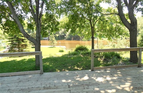 Pefferlaw Cottage | RELAXATION PARADISE BY THE RIVER