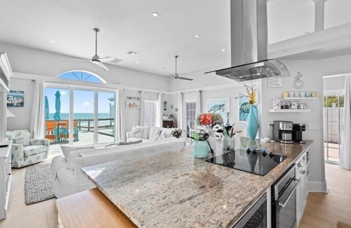 Melbourne Beach Cottage | Seagrape Beachfront Cottage - Direct Oceanfront