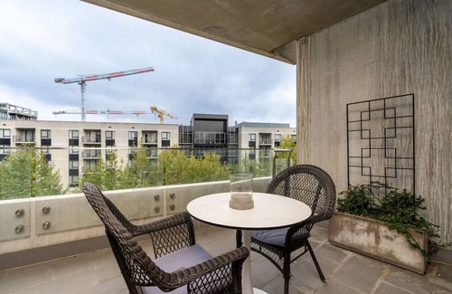 Capital Hill Apartment | New to VRBO: Spacious APT, 8 mins to Old Parliament House!
