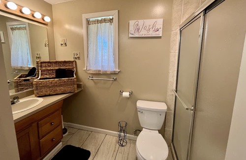 West Henrietta House | Cozy raised ranch in West Henrietta