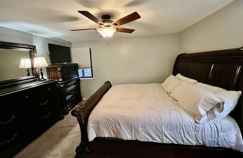 West Henrietta House | Cozy raised ranch in West Henrietta