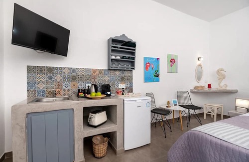 Karterados Villa | Nice 1BR Suite near the Orthodox Cathedral
