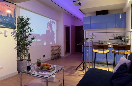 Zhongshan Condo | Taipei Main Station/ 3 Mins to MRT/ Night Market & shopping area / Up to 5 guest