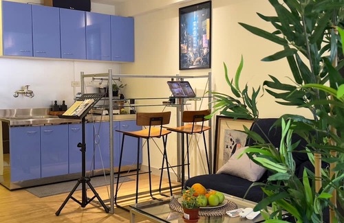 Zhongshan Condo | Taipei Main Station/ 3 Mins to MRT/ Night Market & shopping area / Up to 5 guest