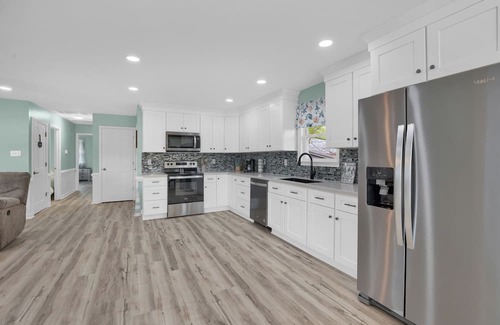 Dutton House | River Views