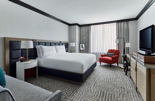 Connecticut Ave - K Street Apartment | Deluxe King Near Blue stone Cafe WDC