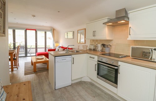 Llandyssiliogogo Cottage | TAFARN TYDU, pet friendly, character holiday cottage in Cross Inn