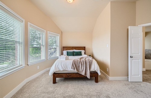 Georgetown House | Sycamore Sanctuary | 1 Gig Wi-Fi | Quiet Neighborhood