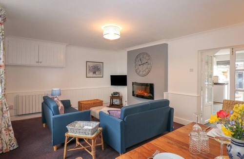 Wisbech Cottage | THE STABLES, pet friendly, character holiday cottage in Upwell