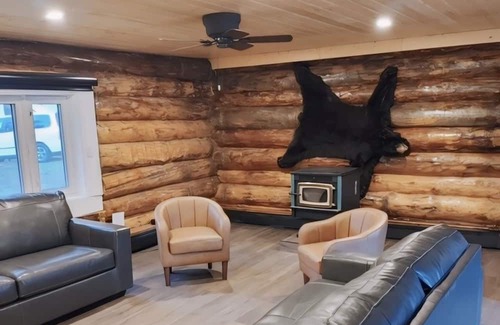 Central Alberta Cabin | Cozy Log Guesthouse with River Views