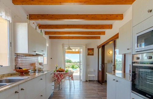 Binissalem House | Holiday Home 'Vanessa' with Mountain View, Private Pool and Air Conditioning