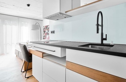 Berg Apartment | Livisit Bergpartment 28 - Doppelbettzimmer 27 qm - mit Küchenzeile und Bad