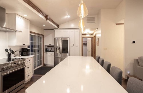 Friendsville House | Waterfront, Pool, Hottub - Deep Creek Lake & Wisp