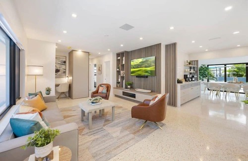 North Corals House | Luxury Heated Pool Tiki Grill 1 Mi to Beach
