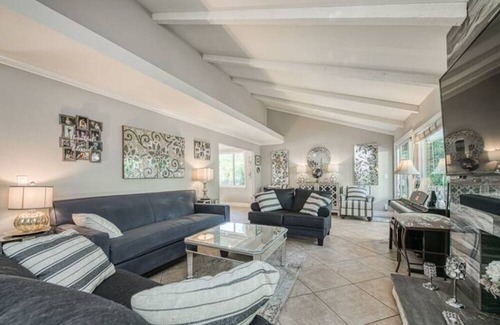 Mission Viejo House | 4Br/3Ba Gem in So. Orange County! Enjoy Lake & Pool Access. Your perfect retreat