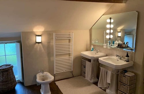 Foolow Cottage | Grade II Listed Peak District Property