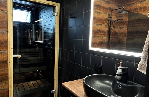 Lahti House | Modern & Stylish 2BR Apartment with Sauna, Terrace and Free Private Parking