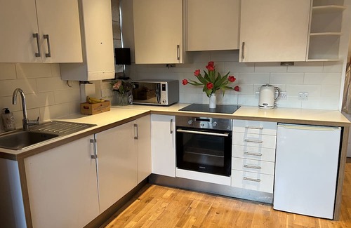 Parsons Green and Walham Apartment | Beautiful 1-Bed Studio in a great location Fulham