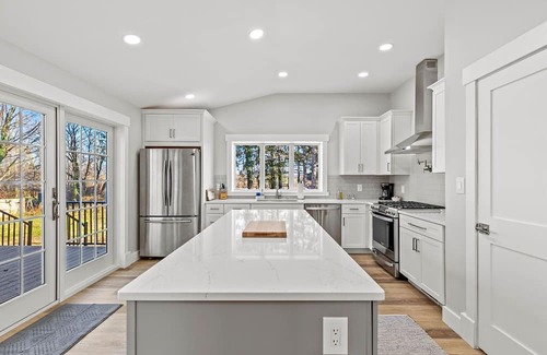 Skaneateles House | Cozy & newly-renovated ranch nestled in the town of Skaneateles.