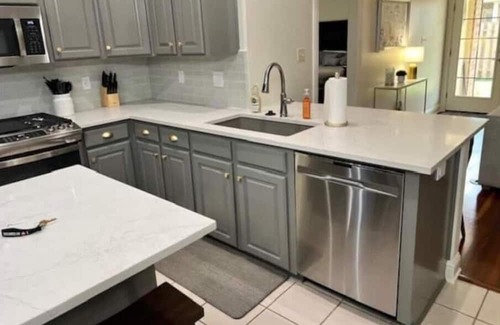 Shreveport House | Charming 4/3 in Twelve Oaks