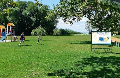 Balatonkeresztur House | Beautiful private villa for 5 guests with WIFI, TV, terrace and parking