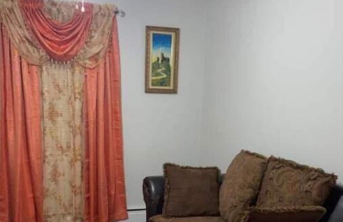 Queens Apartment | Travel Nurse Hot-Spot