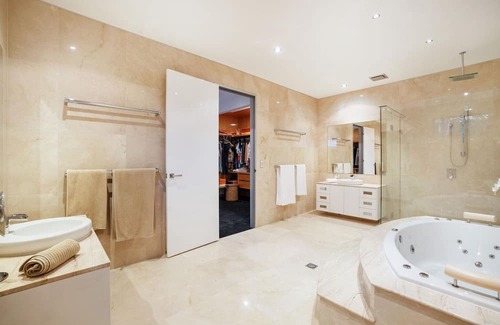 Sorrento Villa | Magnificent multi-level mansion