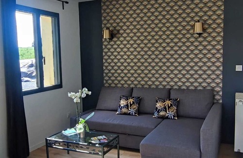 Pleugriffet House | Homerez - Big house for 12 ppl. with spa and terrace at Pleugriffet