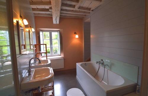 Falaen House | Farmhouse with wellness near Maredsous